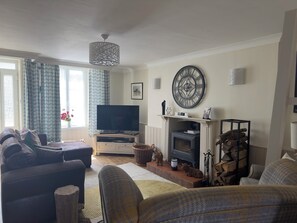 Smart TV, fireplace, video games, DVD player - Mantilly Holiday Cottage in tranquil village (Mantilly)