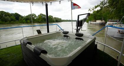 Péniche Spa Le Makara