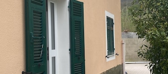 2 Bedroom Private vacation home in Liguria