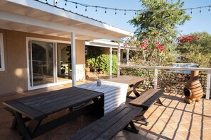 屋外ダイニングエリア