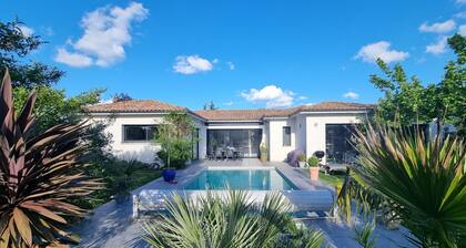 Villa Moderne 5 Chambres Avec Piscine à 5' en Vélo de Bordeaux