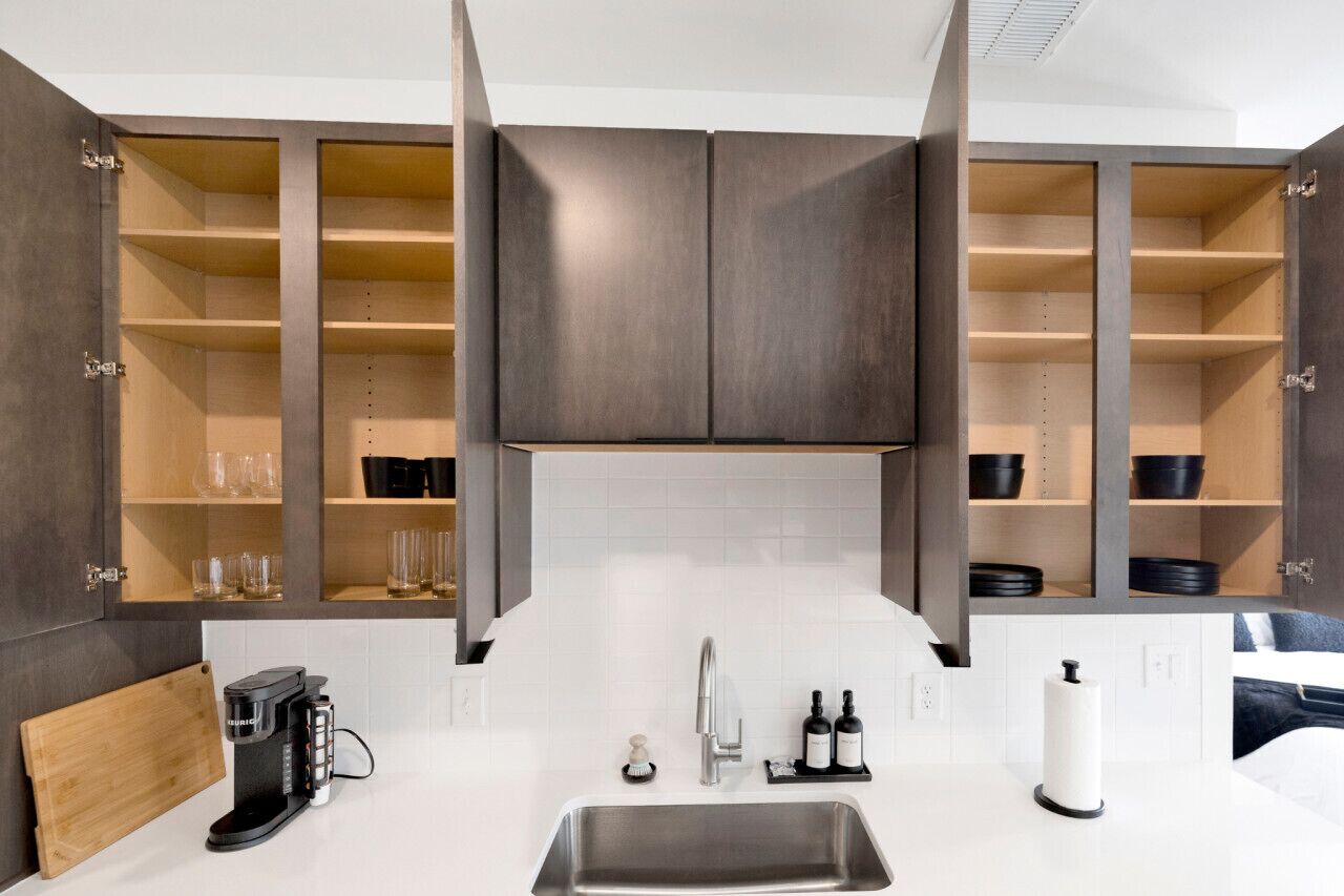 Geladeira, micro-ondas, fogão, cooktop