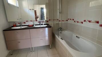 Shower, hair dryer, toilet paper