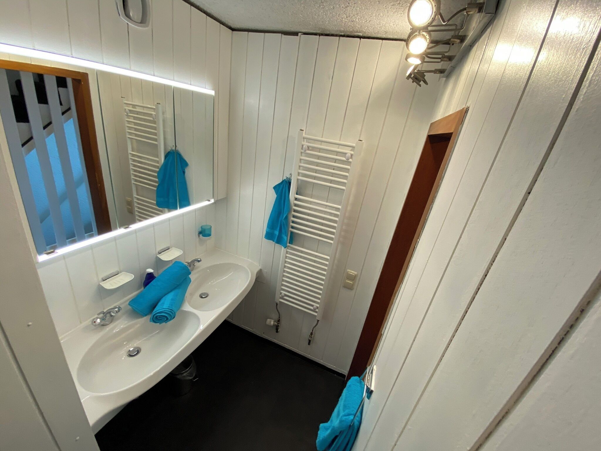 環保梳洗用品、風筒、提供毛巾、番梘