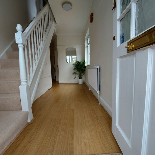 Luxury Family Three Bedrooms Semi-Detached House 