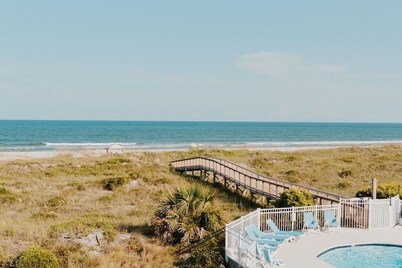 3Bed/3Bath-Sleeps 6-Oceanfront Condo-Wrightsville Beach, NC