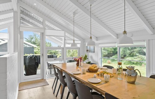 Awesome home in Løkken with kitchen
