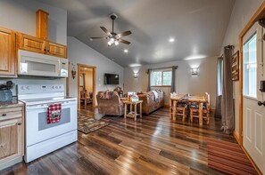 Interior - GRINNELL, a cozy cabin only 7 miles from Glacier National Park! (Coram)