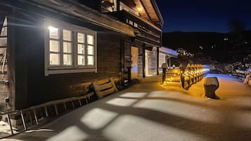 المنشأة من الخارج