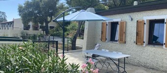 Apartement Avec Terrasse A 10 MN DES Plages A Pieds