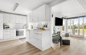 Réfrigérateur, four, plaque de cuisson, lave-vaisselle