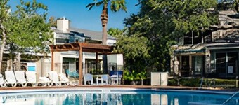 Coastal Haven: Sleeps 7!