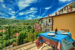 Outdoor dining - Casa in Tipico Borgo Ligure con Terrazza Panoramica (IMPERIA)
