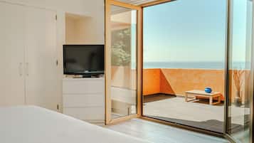 Premium Suite, Balcony, Ocean View | In-room safe, free WiFi