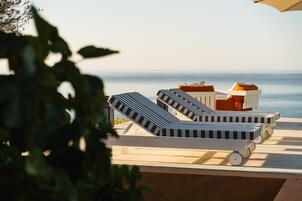 室外游泳池
