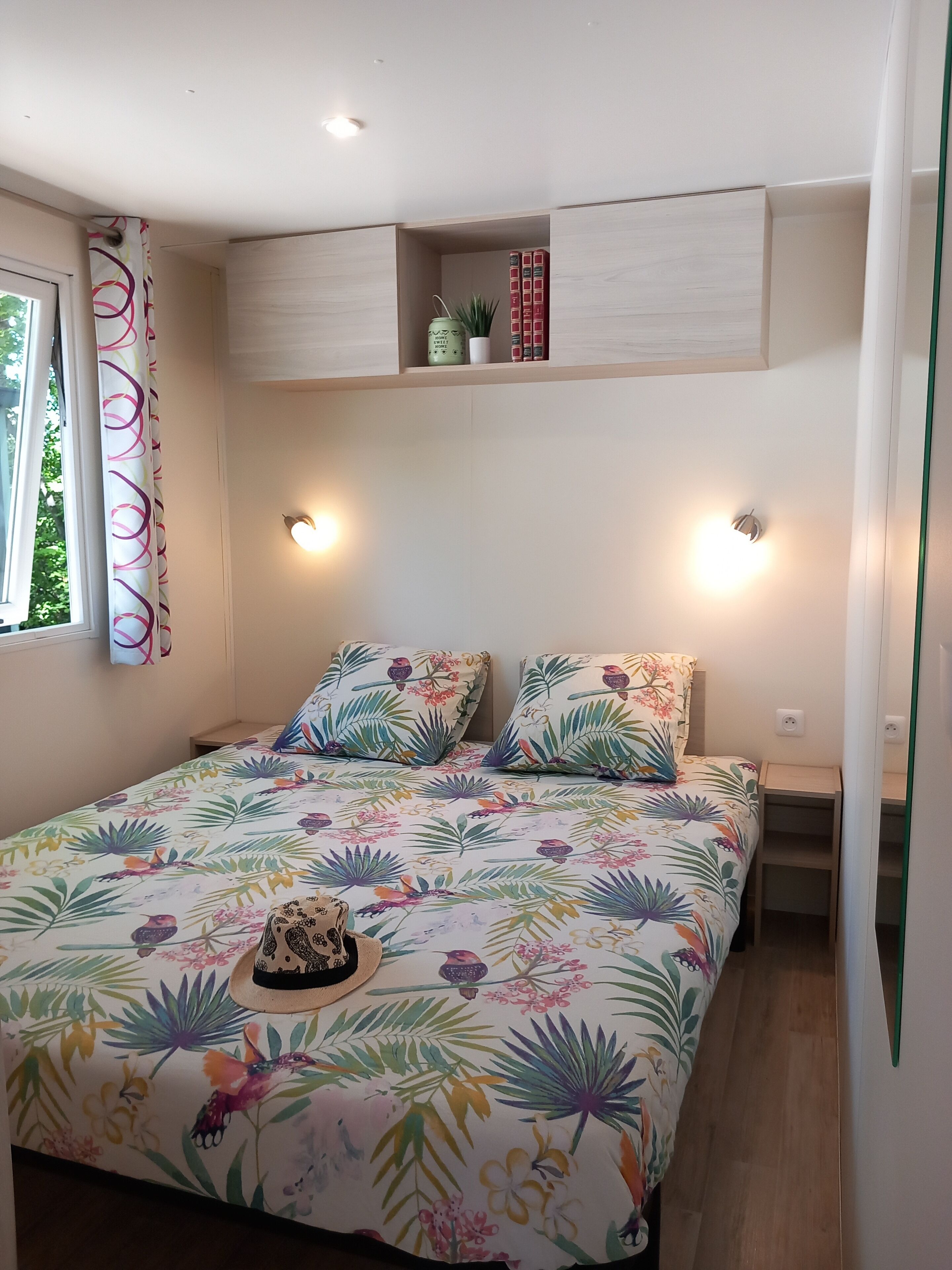 Premium Mobile Home | Individually furnished, free WiFi, bed sheets