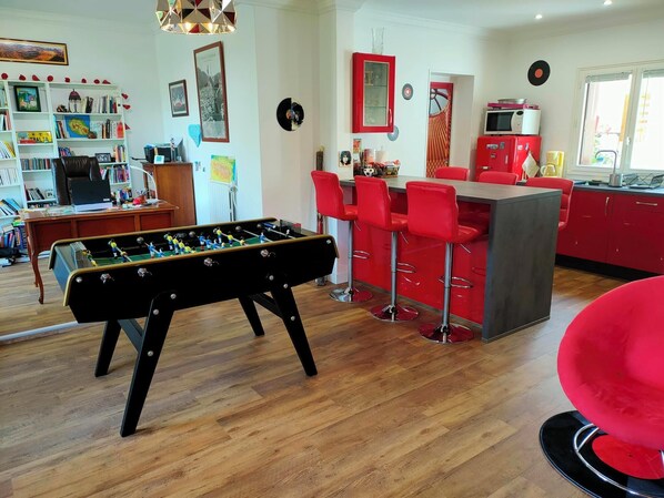 Games room - Rez de Jardin Proche Paris Arena Paris Sud à 4 km (Clamart)