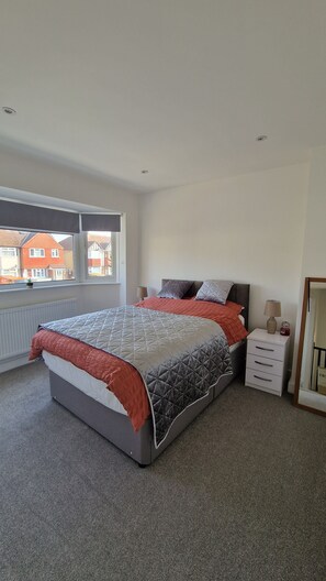 2 camere, ferro/asse da stiro, Wi-Fi, lenzuola