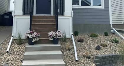 *NEW* Modern House With Private Hot Tub & Parking