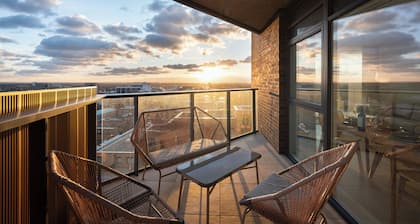 Sunset Retreat: Heathrow/Twickenham and Rugby Stadium. Great transport links.