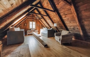 Smart TV, fireplace, table tennis
