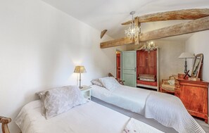 2 chambres, fer et planche Ă repasser, Wi-Fi gratuit, draps fournis
