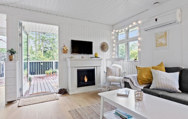 Living area - 2 bedroom gorgeous home in Ebeltoft (Ebeltoft)