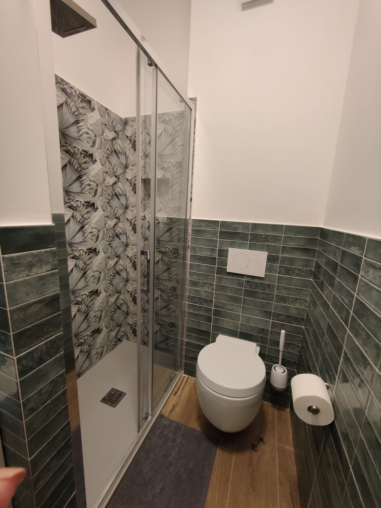 Sèche-cheveux, bidet, serviettes fournies, savon