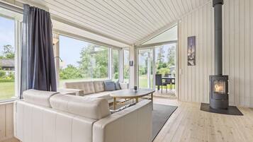 Smart-tv och eldstad