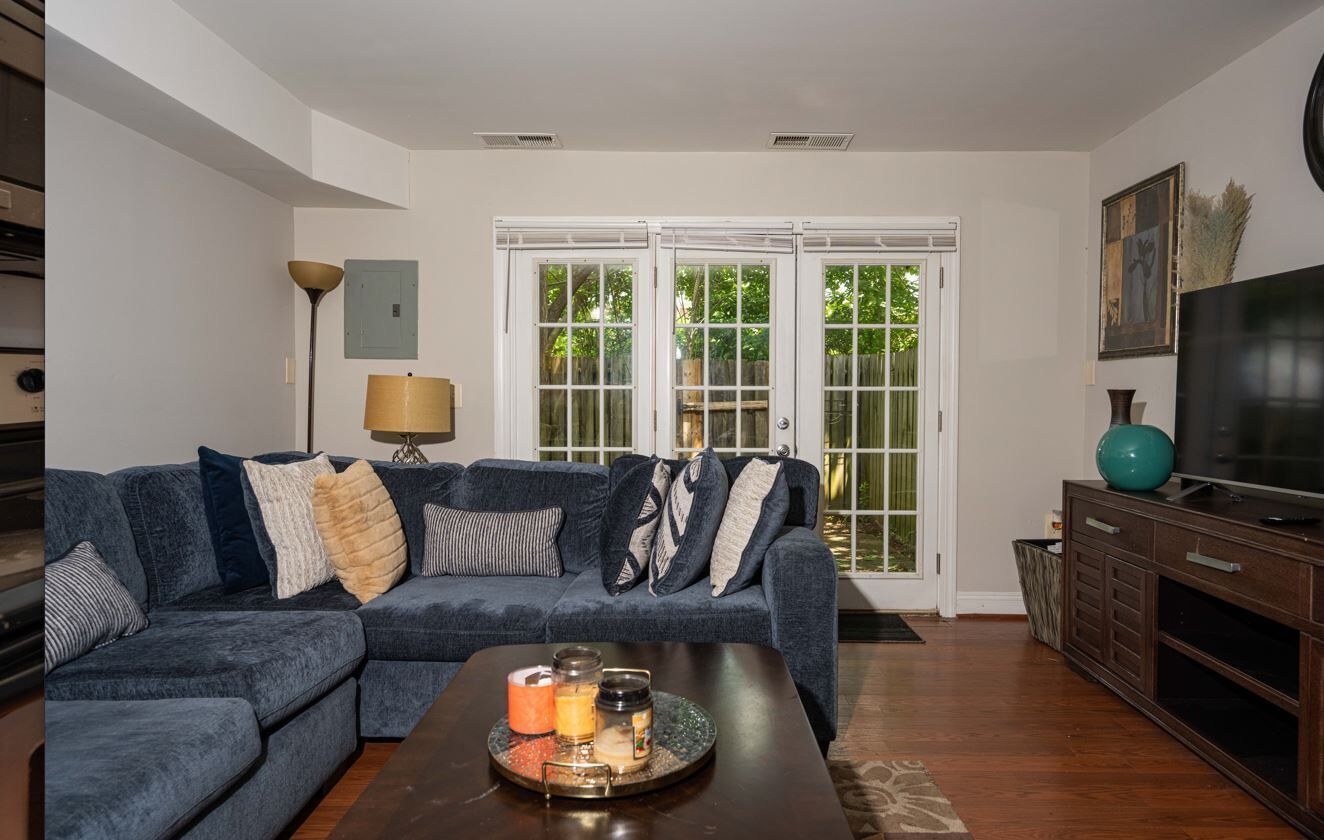 Cozy 2 Bedrooms and 2 Baths Condo