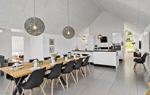 Dining - Stunning home in Hadsund with sauna (Hadsund)
