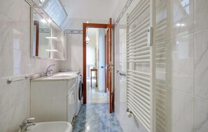 Shower, hair dryer - Gorgeous apartment in Chiavari with WiFi (Chiavari)
