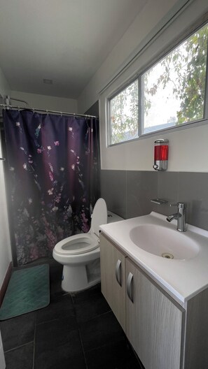 Towels, soap, shampoo, toilet paper - Love Suite Atami (La Libertad)
