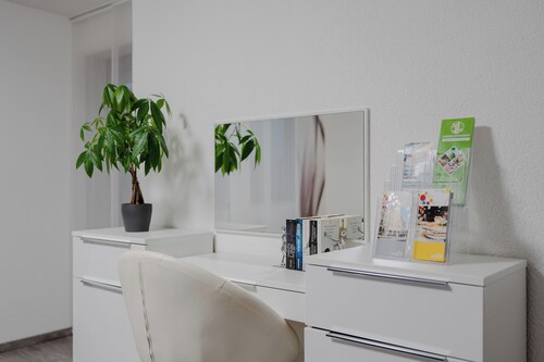 Modern - quiet location - close to the center - 2-room