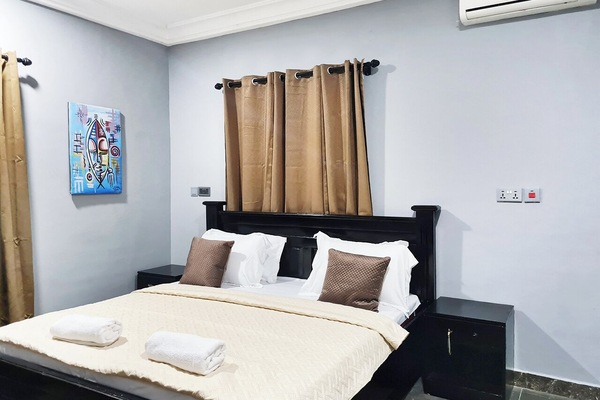 1 bedroom, iron/ironing board, WiFi (free)