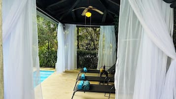 Piscine extérieure, piscine chauffée