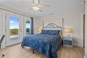 6 habitaciones, escritorio y tabla de planchar con plancha 