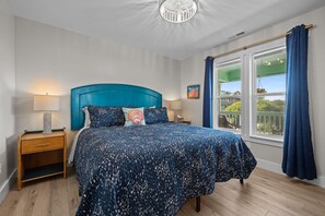 6 habitaciones, escritorio y tabla de planchar con plancha 