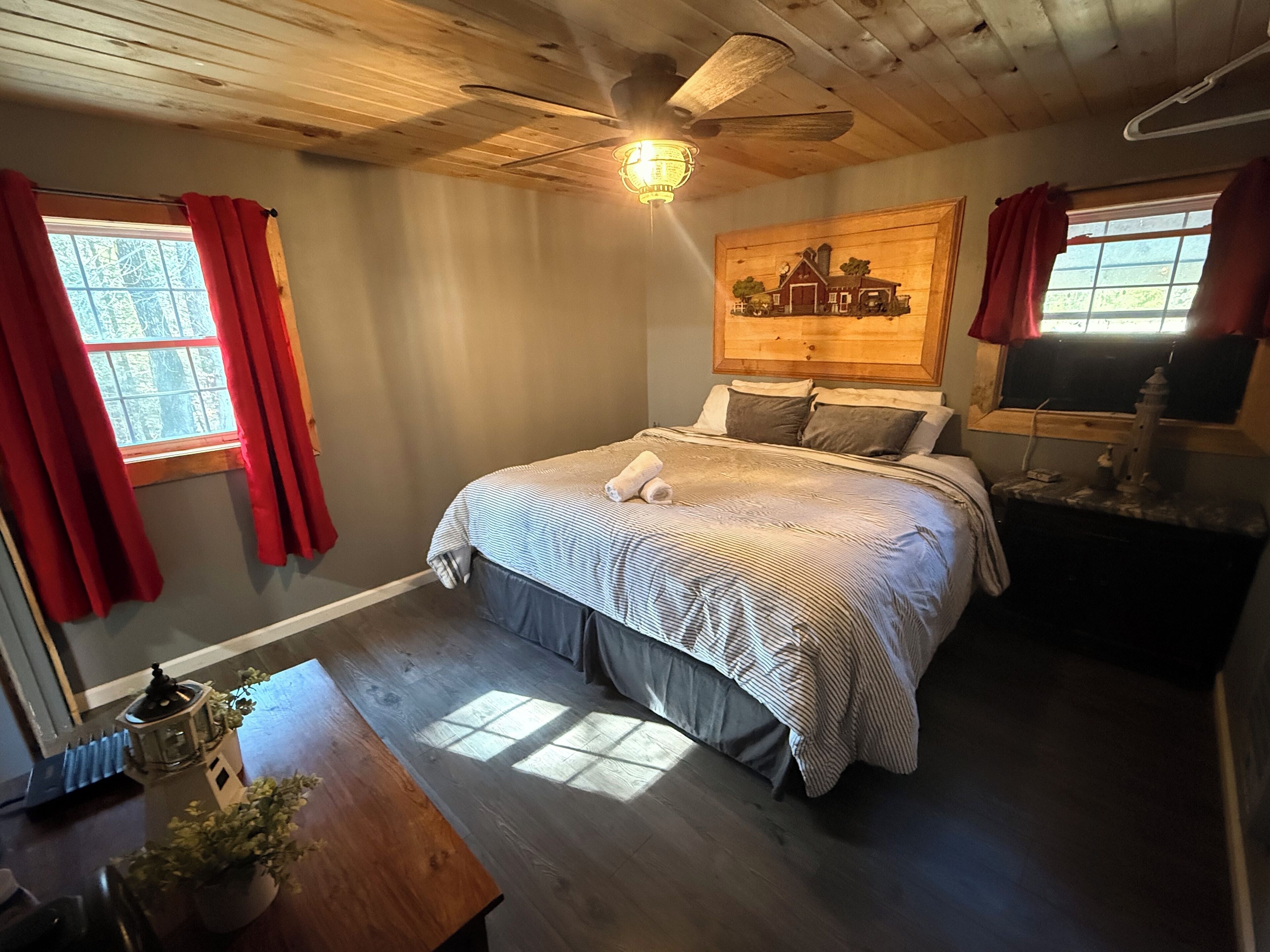 3 bedrooms, travel cot, free WiFi, bed sheets