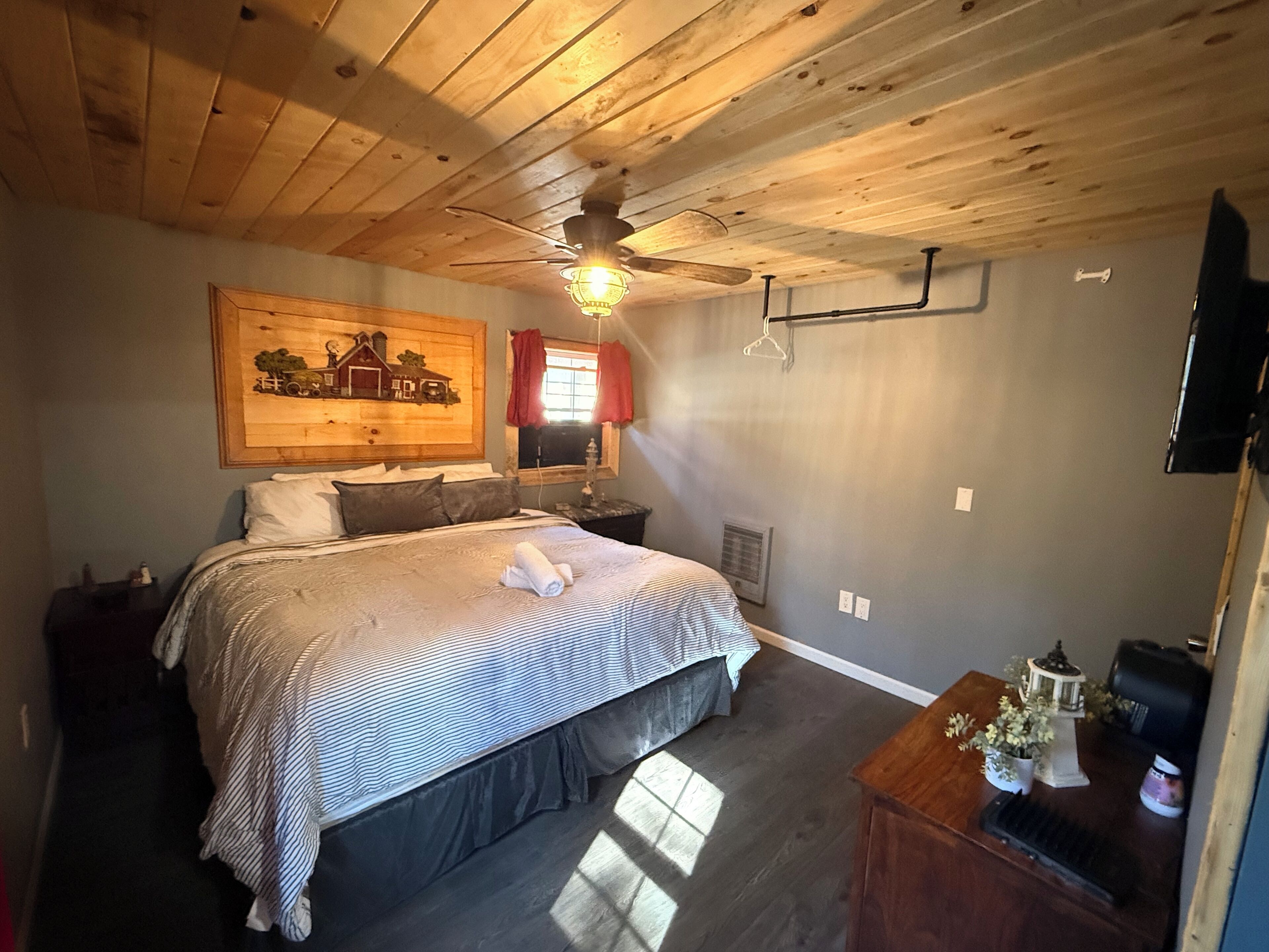 3 bedrooms, travel crib, free WiFi, bed sheets