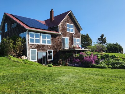 SUNSHINE FARM
Remote country relaxation 