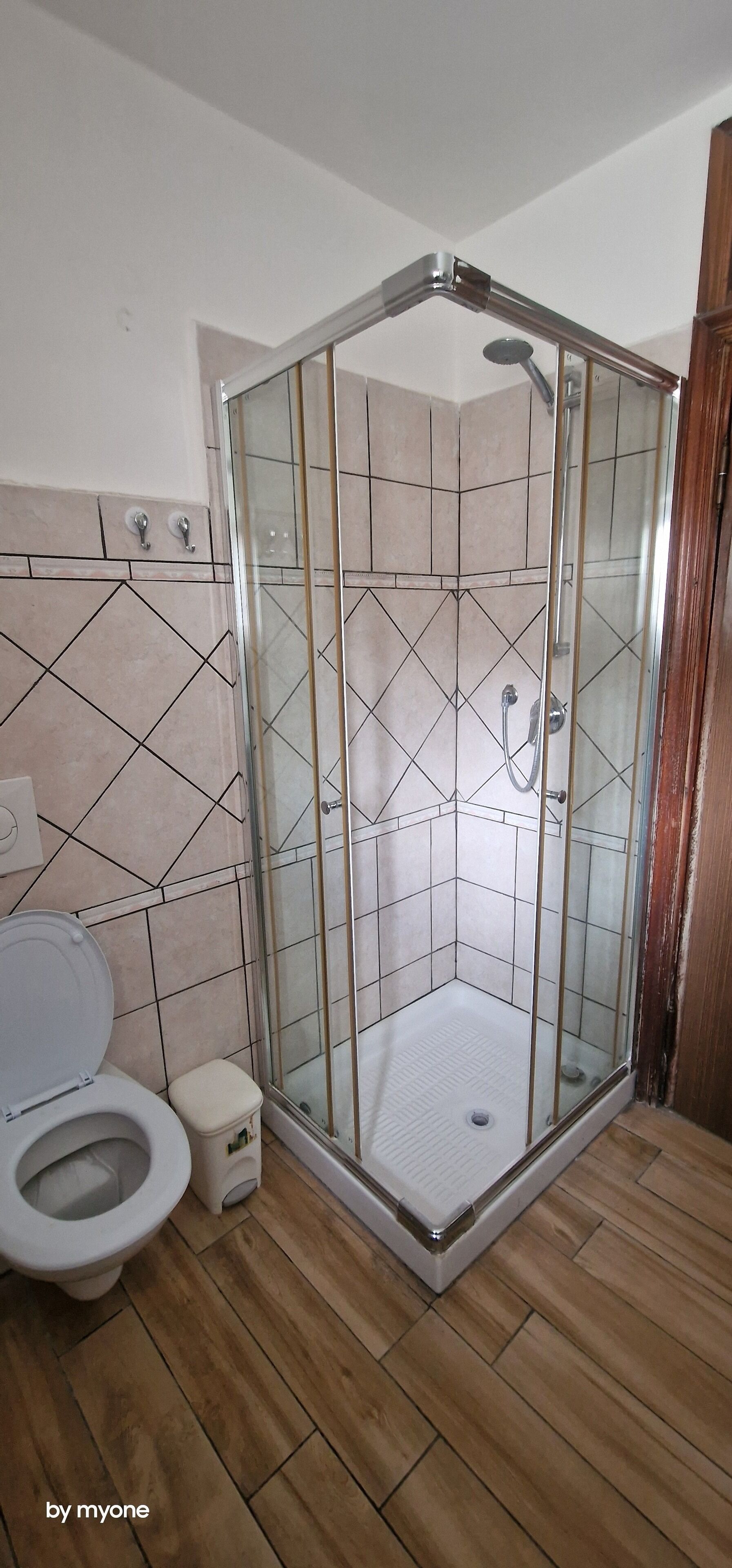 Family Condo | Bathroom shower