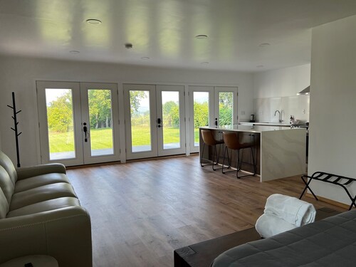 Nice Guest House with River Views