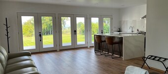 Nice Guest House with River Views