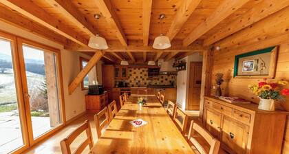 Holiday Home 'La Grange Aux Ecureuils 6 Pers' with Mountain View, Private Terrace and Private Garden