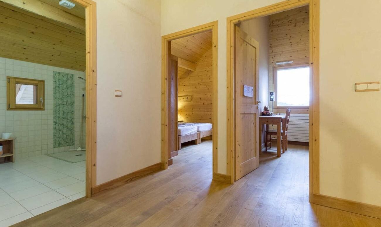 2 slaapkamers, een strijkplank/strijkijzer