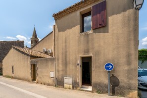 Exterior - Holiday Home 'L'oustalet' with Private Terrace, Wi-Fi and Air Conditioning (Saint-Hilaire-d'Ozilhan)