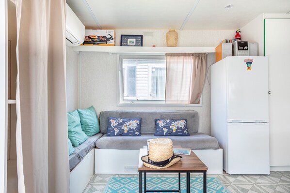 Stereo - Mobile Home 'La Belle Perrochoise De Jen' with Private Garden and Air Conditioning (Saint-Pierre-d'Oléron)