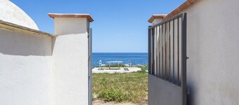 Vakantiehuis 'Villa Mare Blu' met Uitzicht op Zee, Wi-Fi en Airconditioning