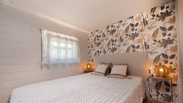 2 soverom og strykejern/-brett